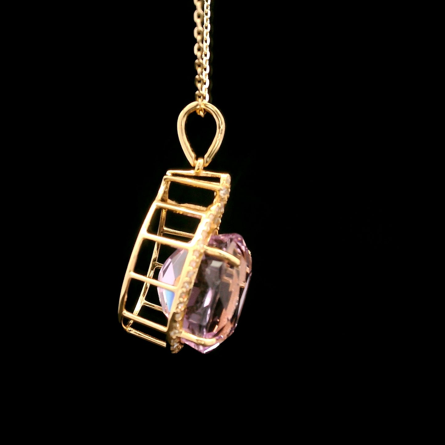7.65 Ct Oval Kunzite 14K Gold Pendant