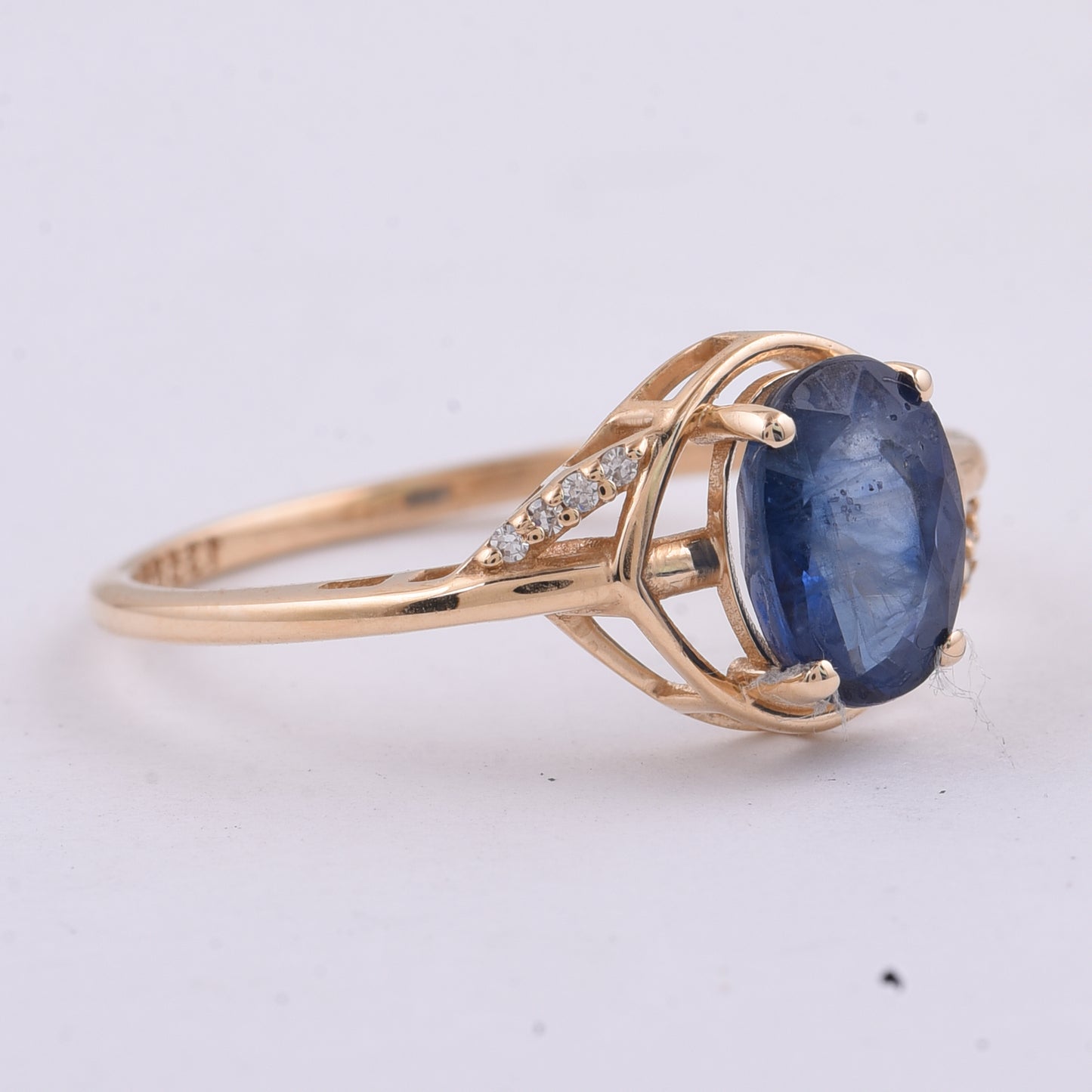 1.68 Ct Oval Natural Sapphire 14K Gold Ring