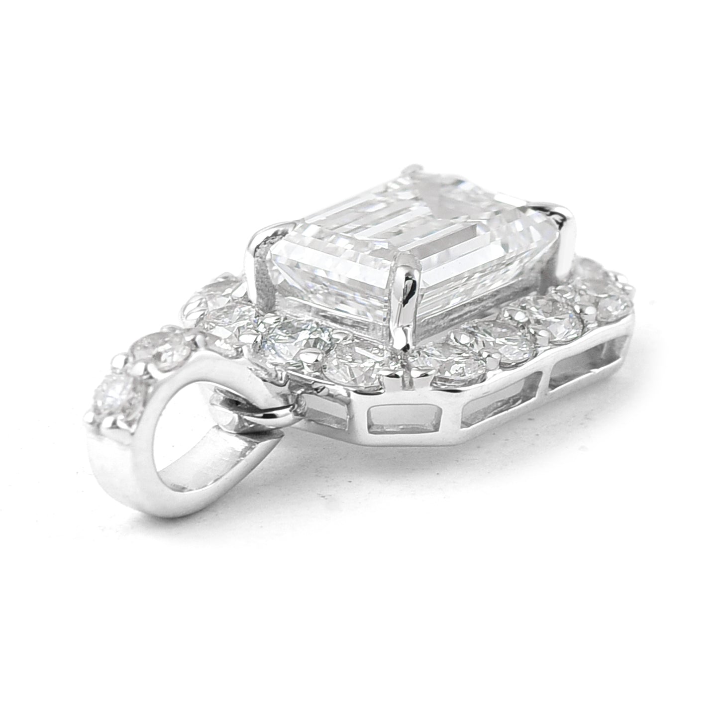 2.29 Carats Lab Grown Diamond 14K Gold Pendant