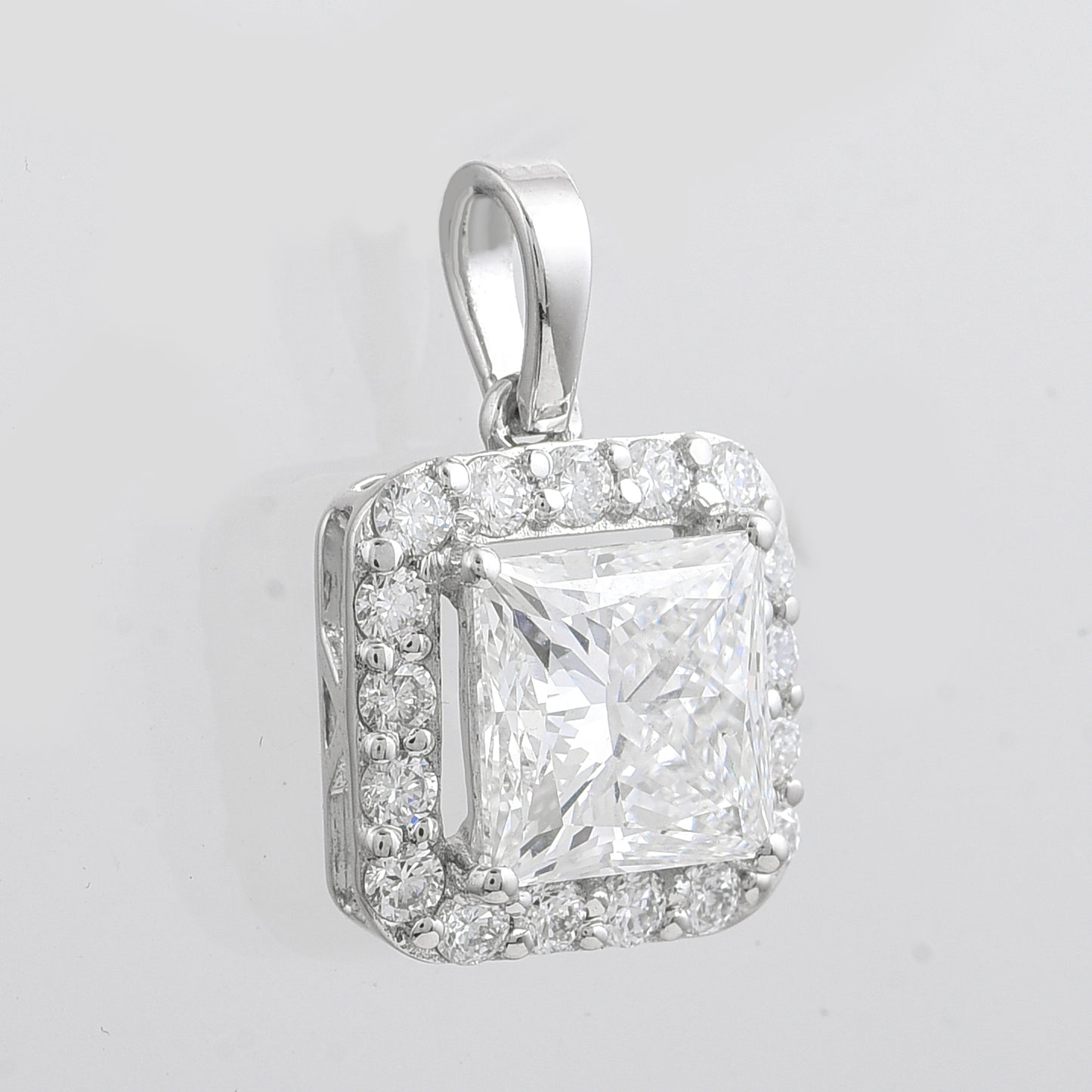 2.44 Carats Lab Grown Diamond 14K Gold Pendant