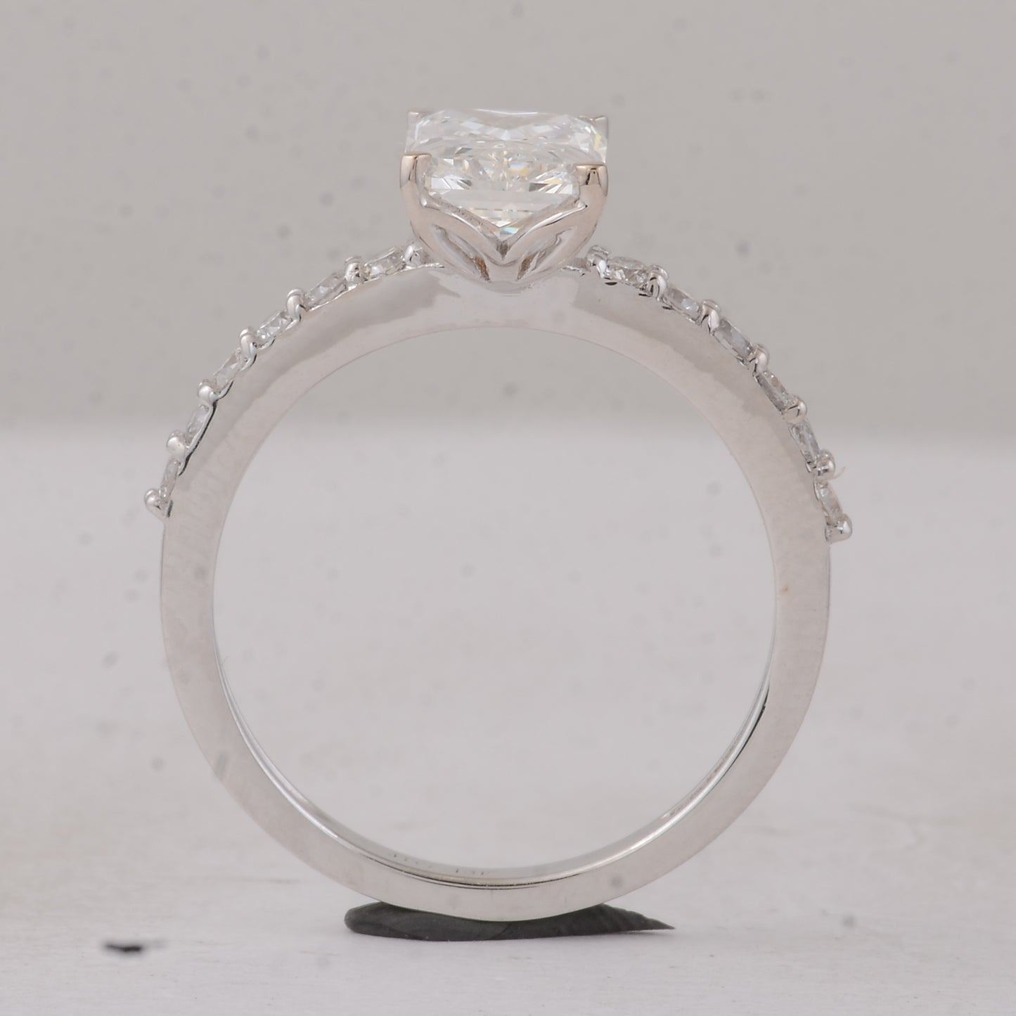 2.35 Carats Lab Grown Diamond 14K Gold Ring