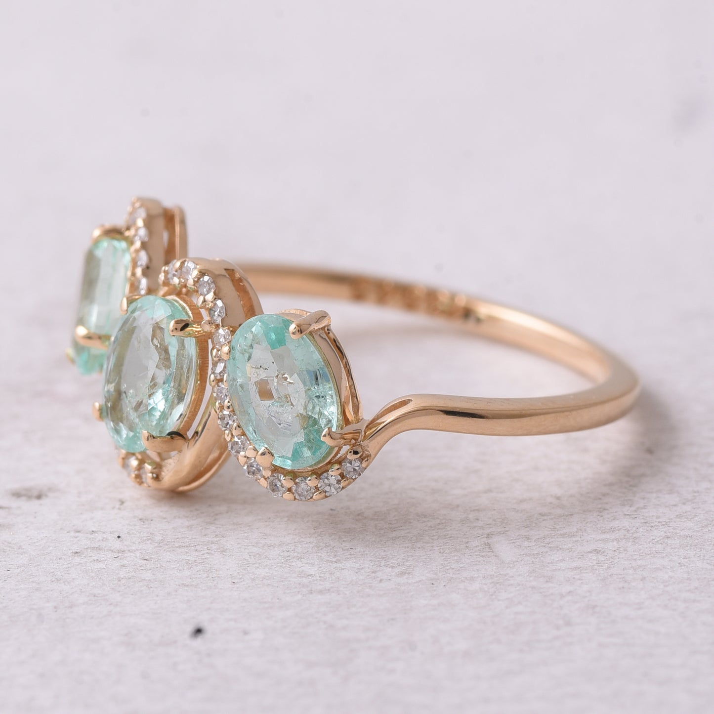 1.37 Ct Oval Natural Emerald 14K Gold Ring