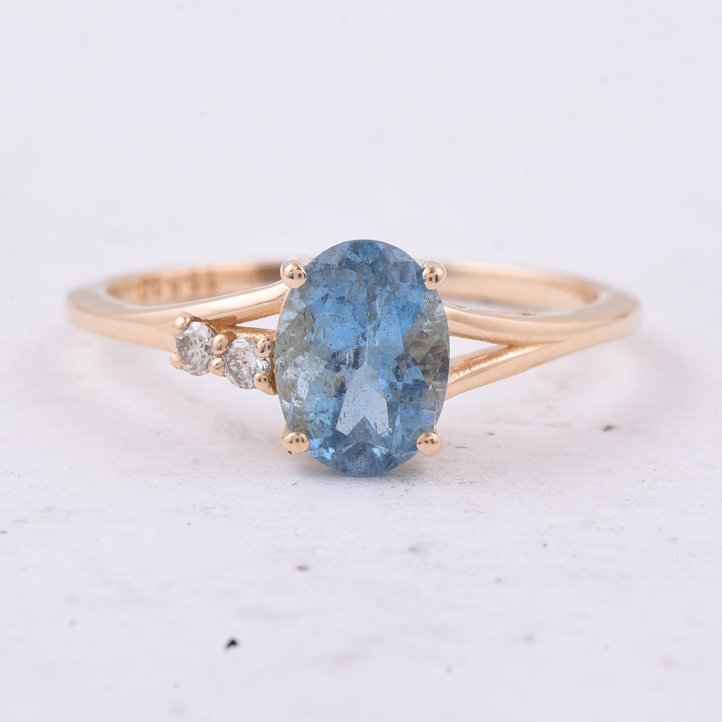 1.20 Ct Oval Natural Aquamarine 14K Gold Ring