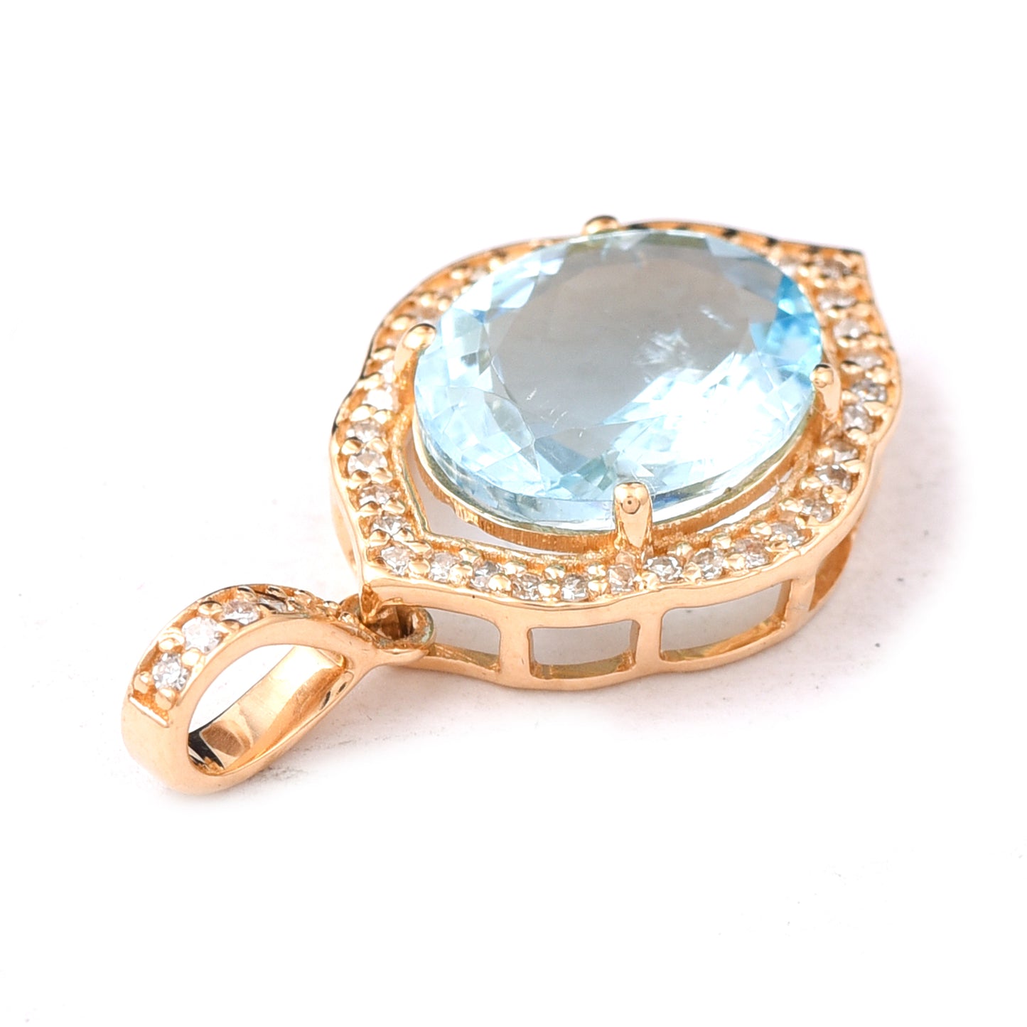 2.06 Ct Oval Mixed Cut Natural Aquamarine 14K Gold Pendant