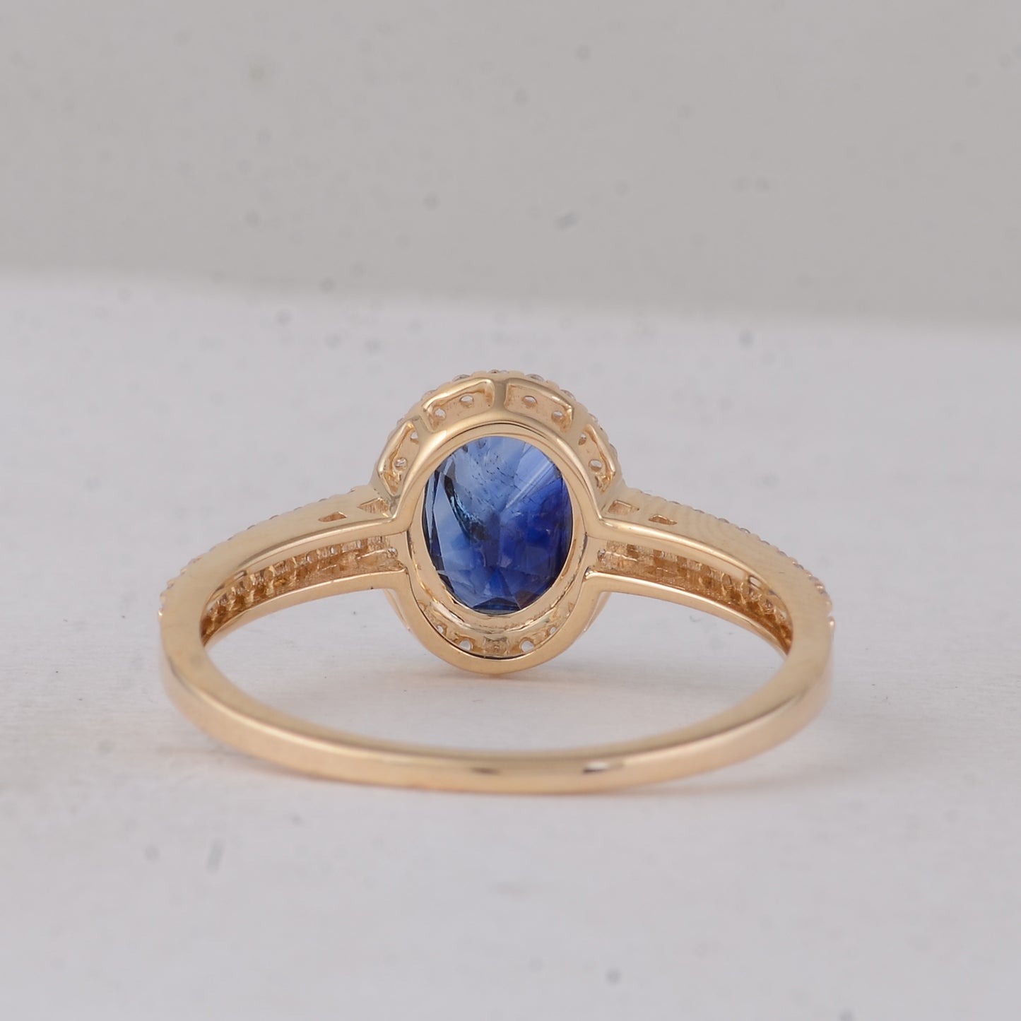 1.59 Ct Oval Sapphire 9K Gold Ring