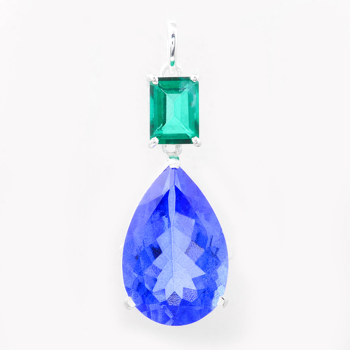 15.08 Ct Pear Tz Color Topaz, Green Topaz, 925 Sterling Silver Pendant