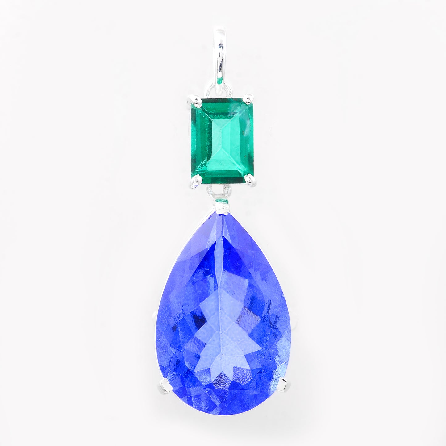 15.08 Ct Pear Tz Color Topaz, Green Topaz, 925 Sterling Silver Pendant