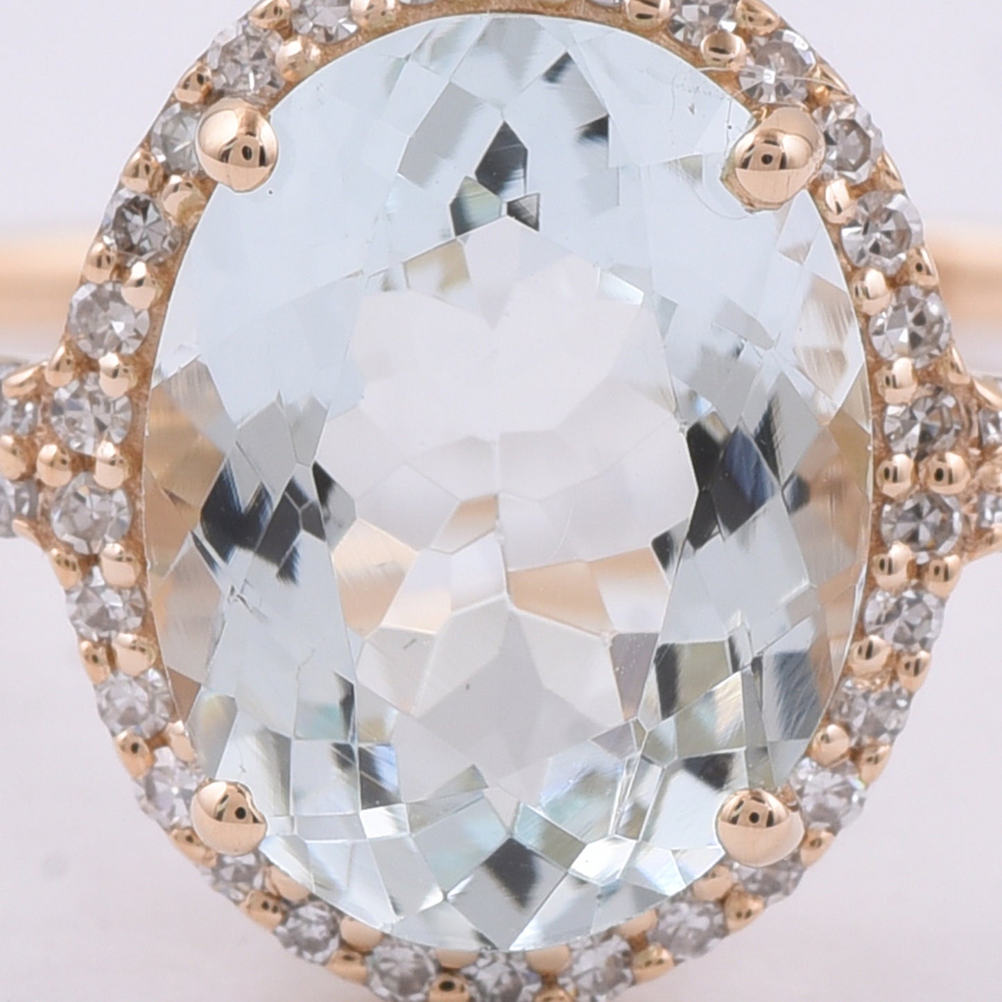 2.19 Ct Oval Natural Aquamarine 14K Gold Ring