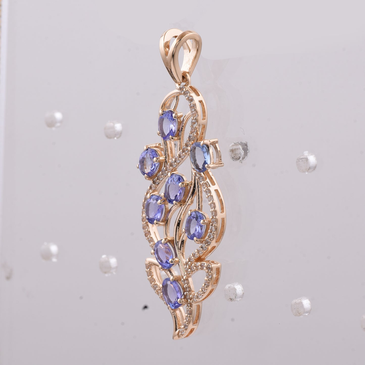 1.58 Ct Oval Natural Tanzanite 14K Gold Pendant