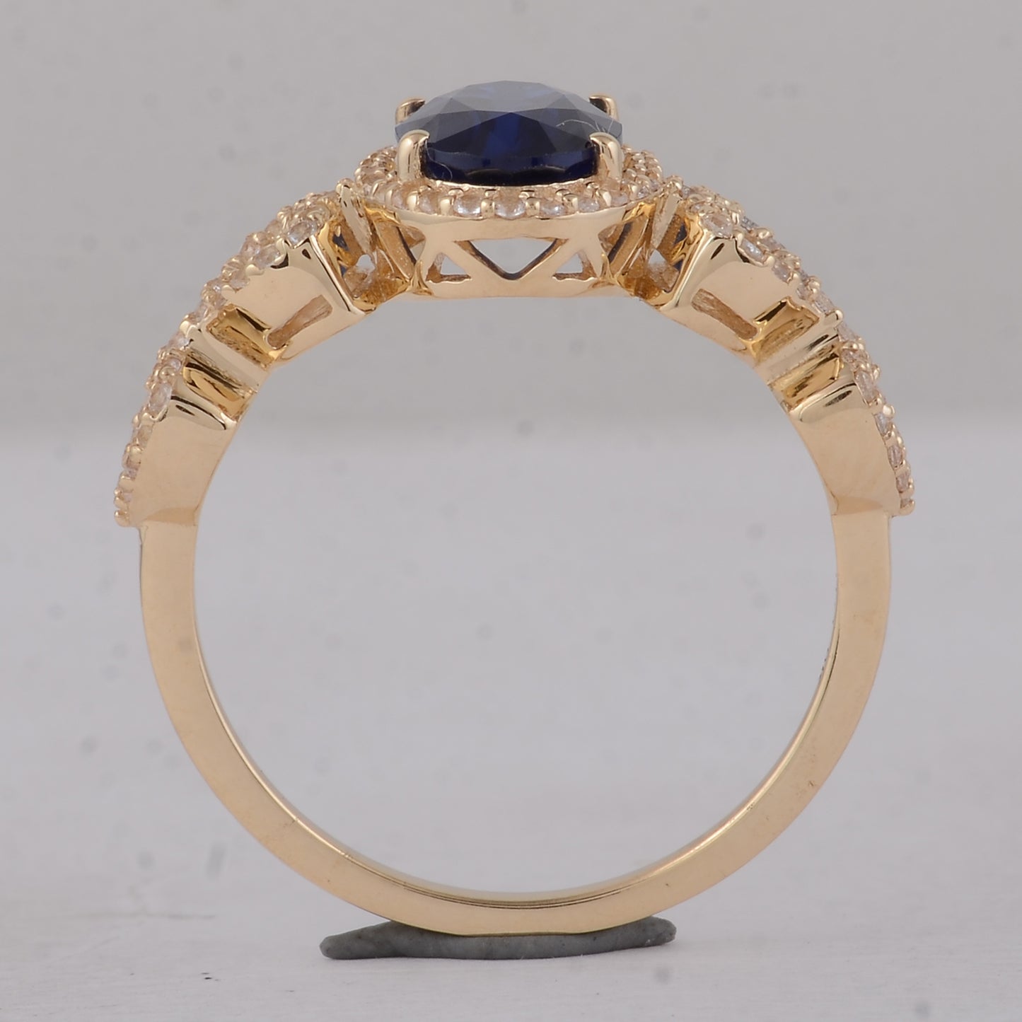 2.06 Ct Oval Sapphire 9K Gold Ring