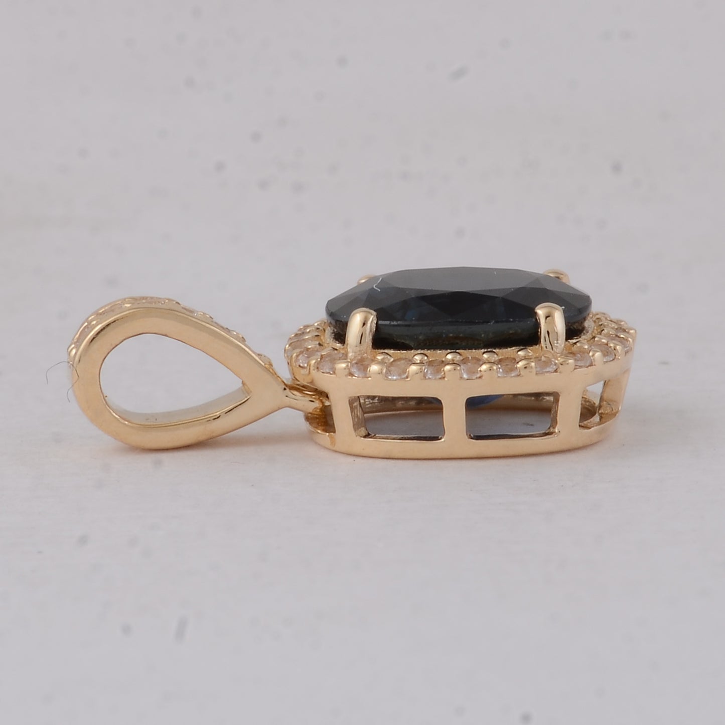 1.68 Ct Oval Emerald 9K Gold Pendant