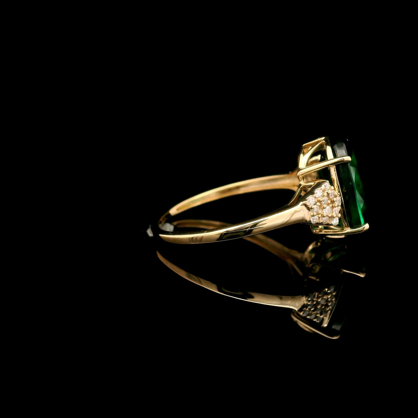 3.90 Ct Oval Mixed Cut Lab Grown Emerald 14K Gold Ring