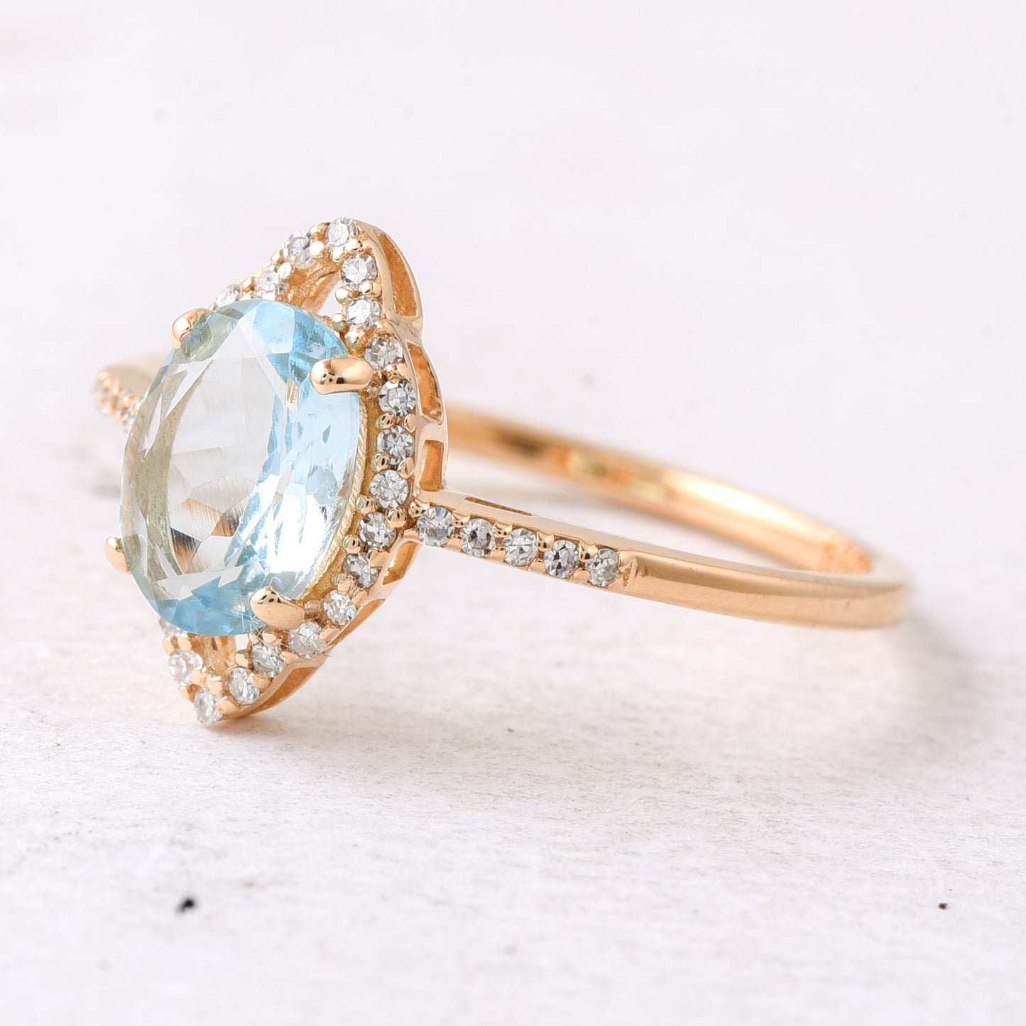 1.07 Ct Oval Mixed Cut Natural Aquamarine 14K Gold Ring