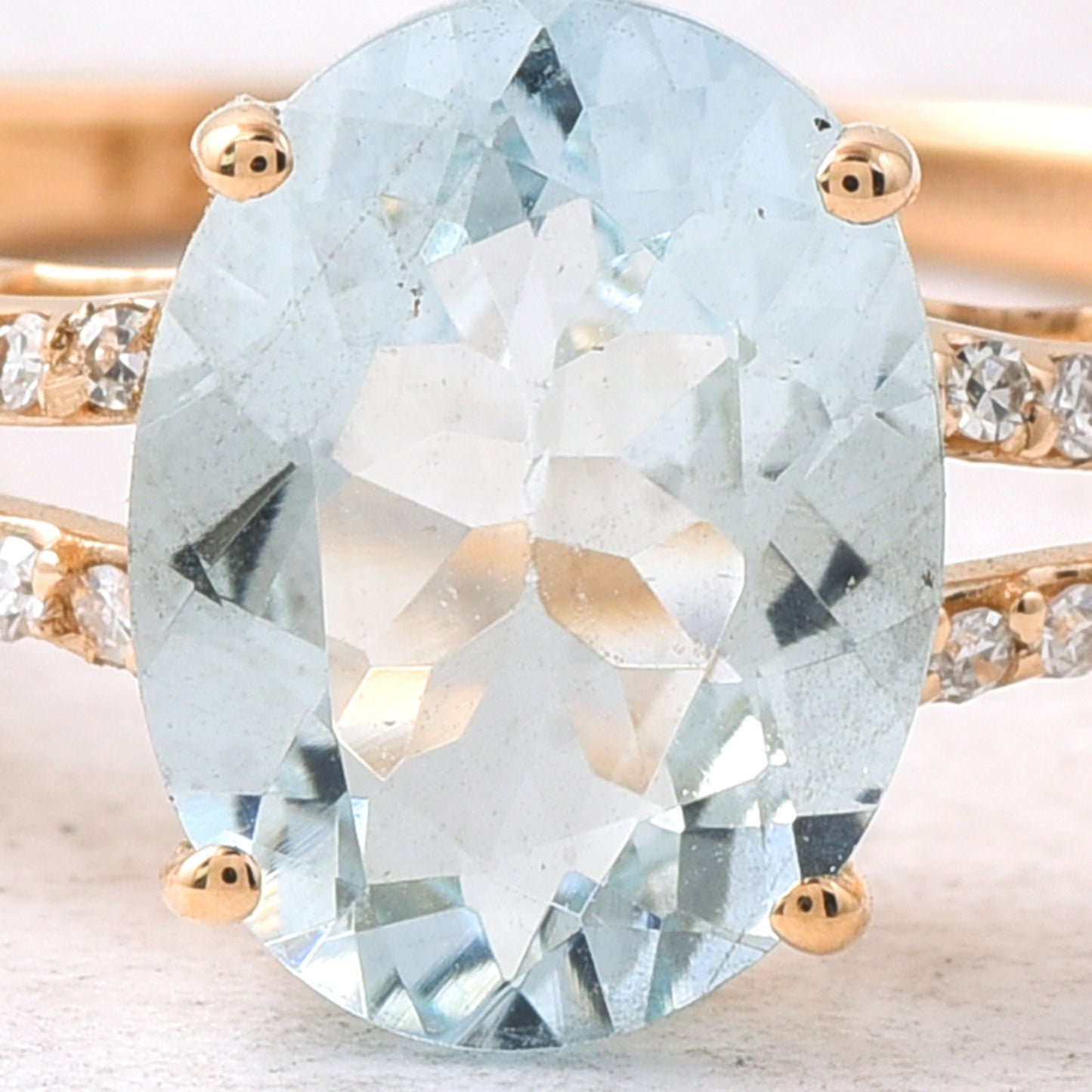 1.70 Ct Oval Mixed Cut Natural Aquamarine 14K Gold Ring