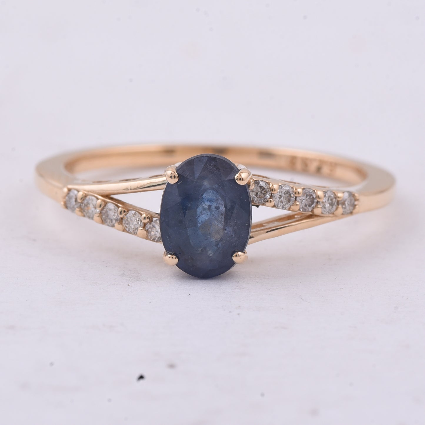 1.29 Ct Oval Natural Sapphire 14K Gold Ring