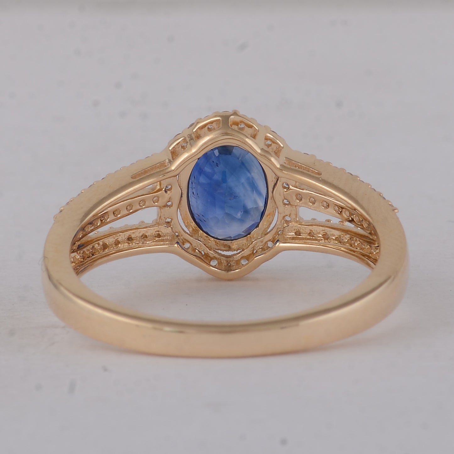 1.81 Ct Oval Sapphire 9K Gold Ring