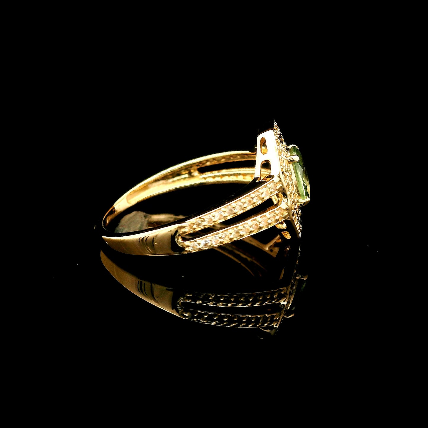 0.87 Ct Oval Multi Sapphire 14K Gold Ring