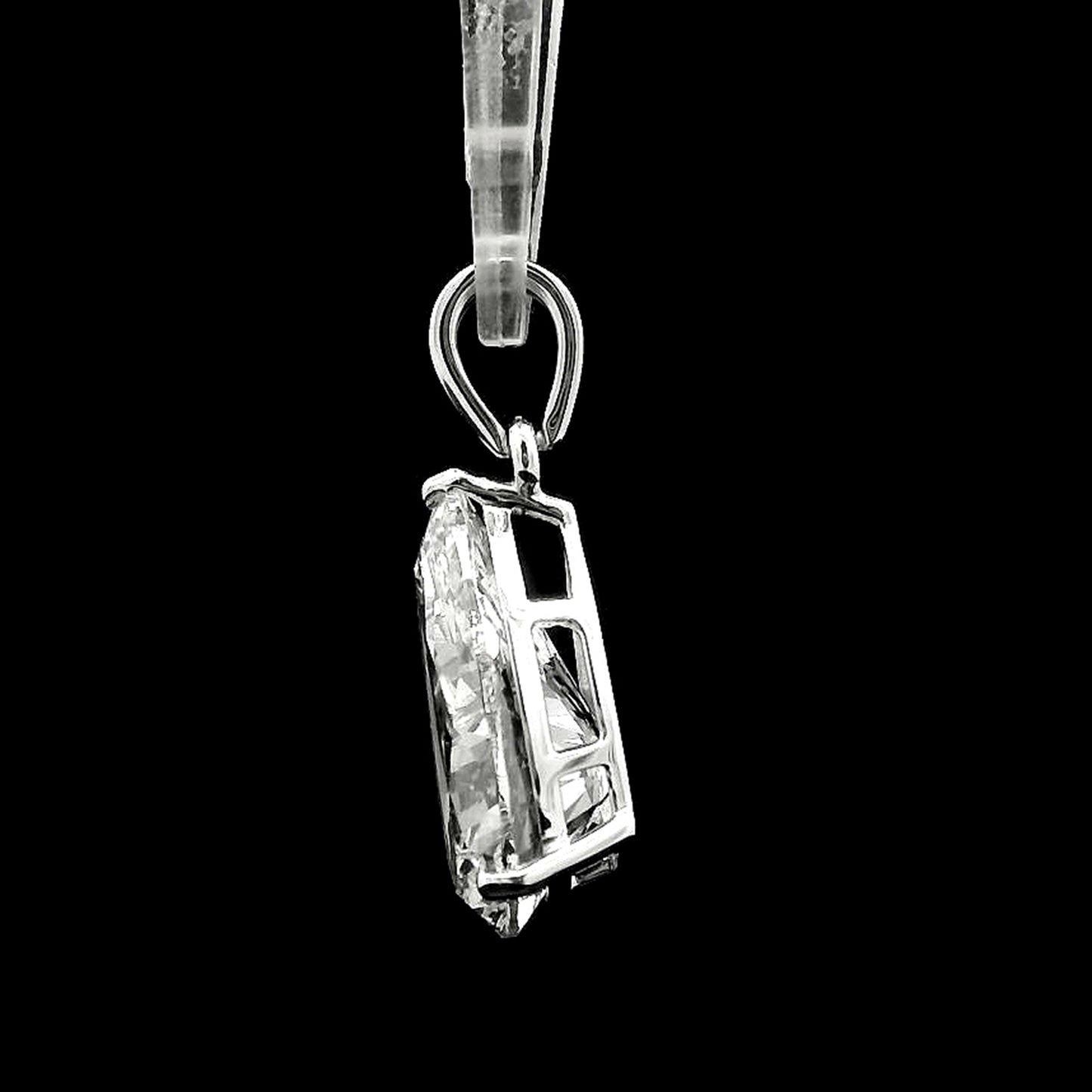 4.43 Carats Lab Grown Diamond 14K Gold Pendant