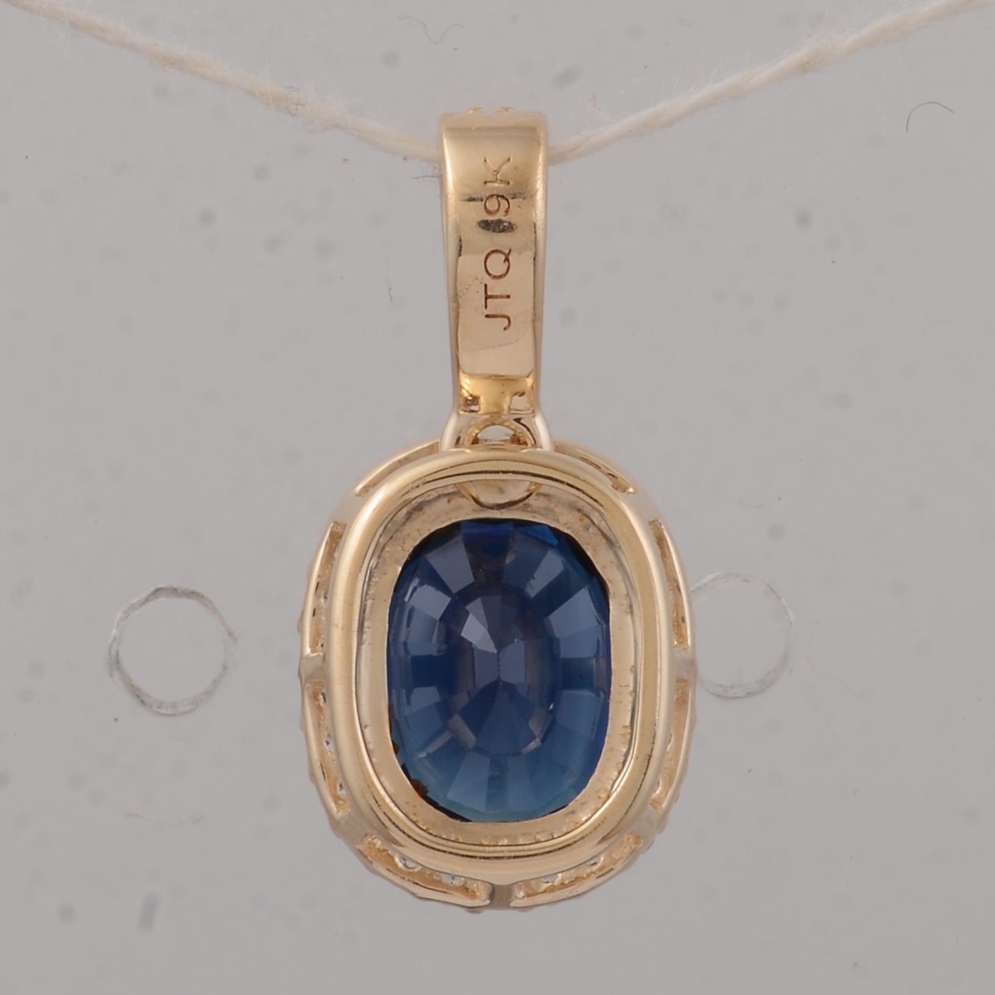 1.68 Ct Oval Emerald 9K Gold Pendant