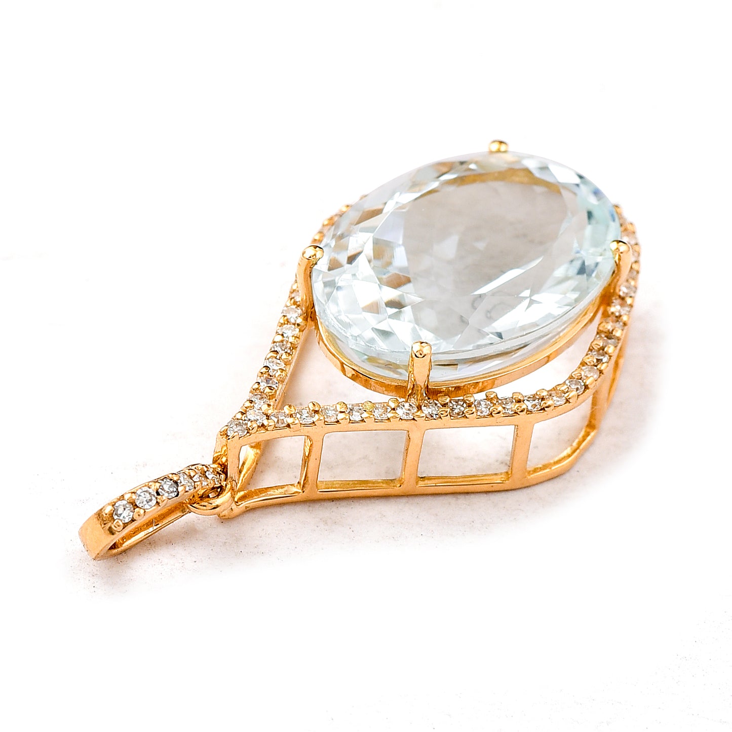 5.90 Ct Oval Mixed Cut Natural Aquamarine 14K Gold Pendant