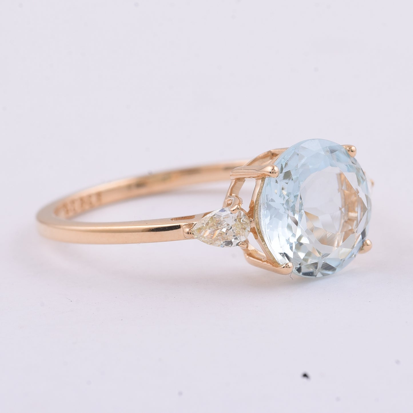 1.90 Ct Round Natural Aquamarine 14K Gold Ring