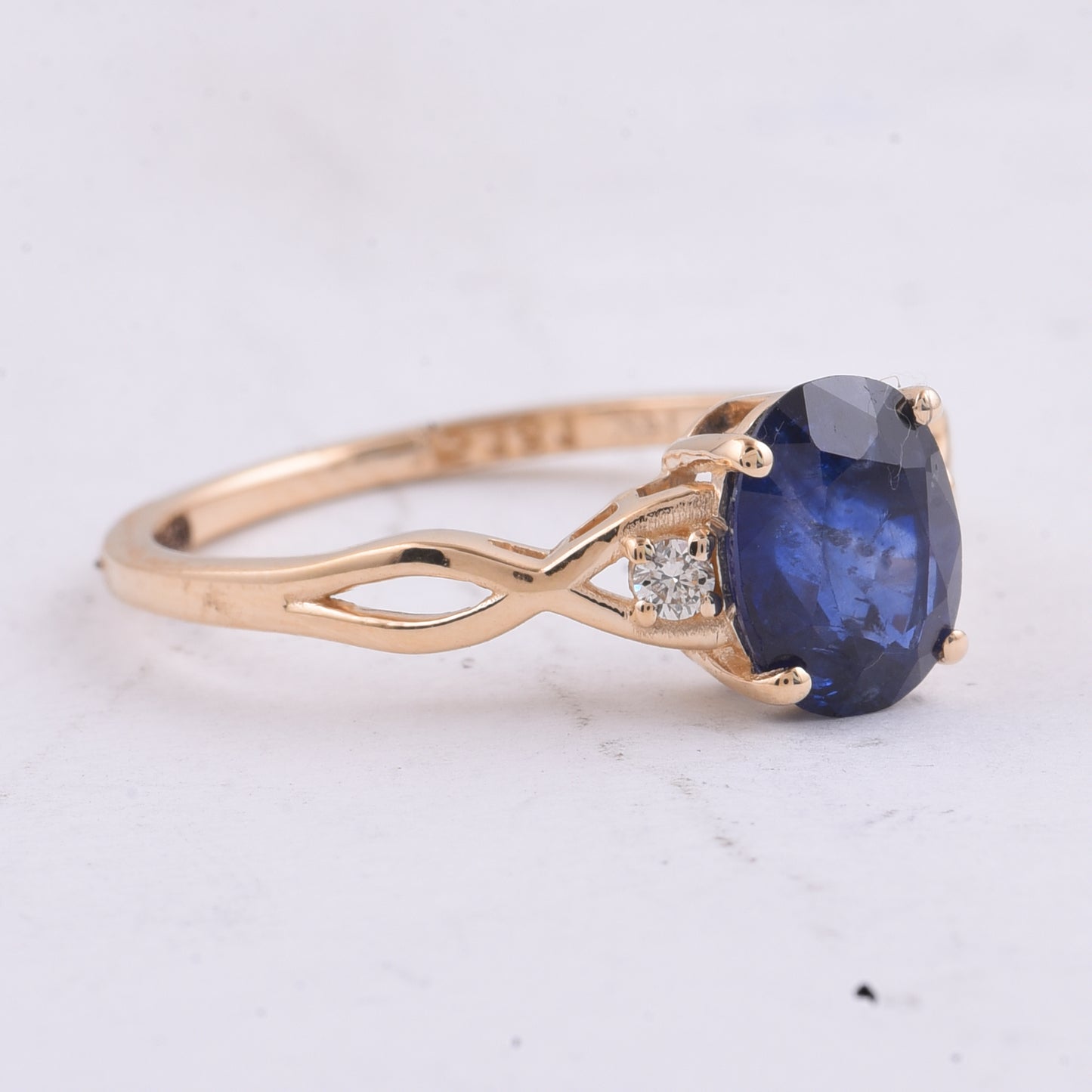 1.79 Ct Oval Natural Sapphire 14K Gold Ring