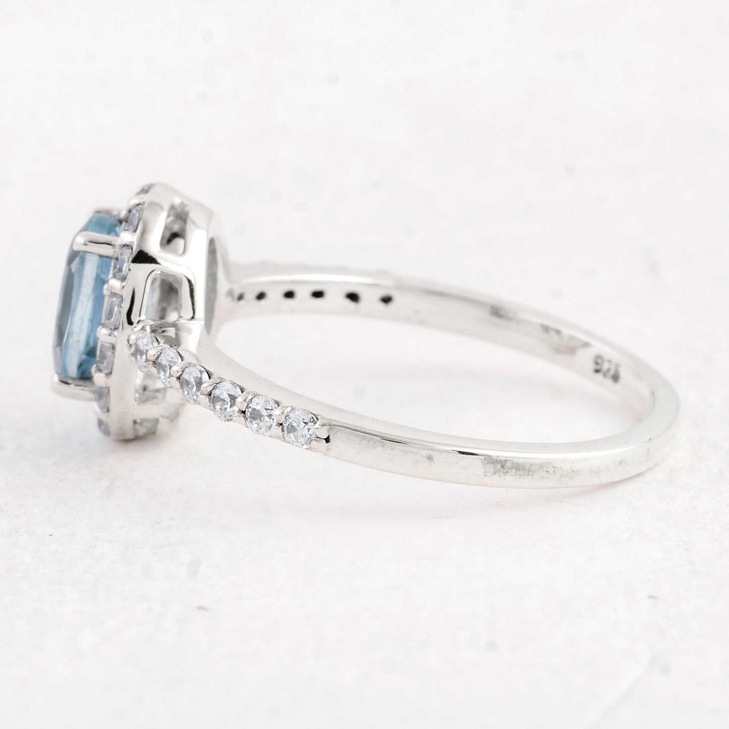 1.68 Ct Oval Swiss Blue Topaz 925 Sterling Silver Ring