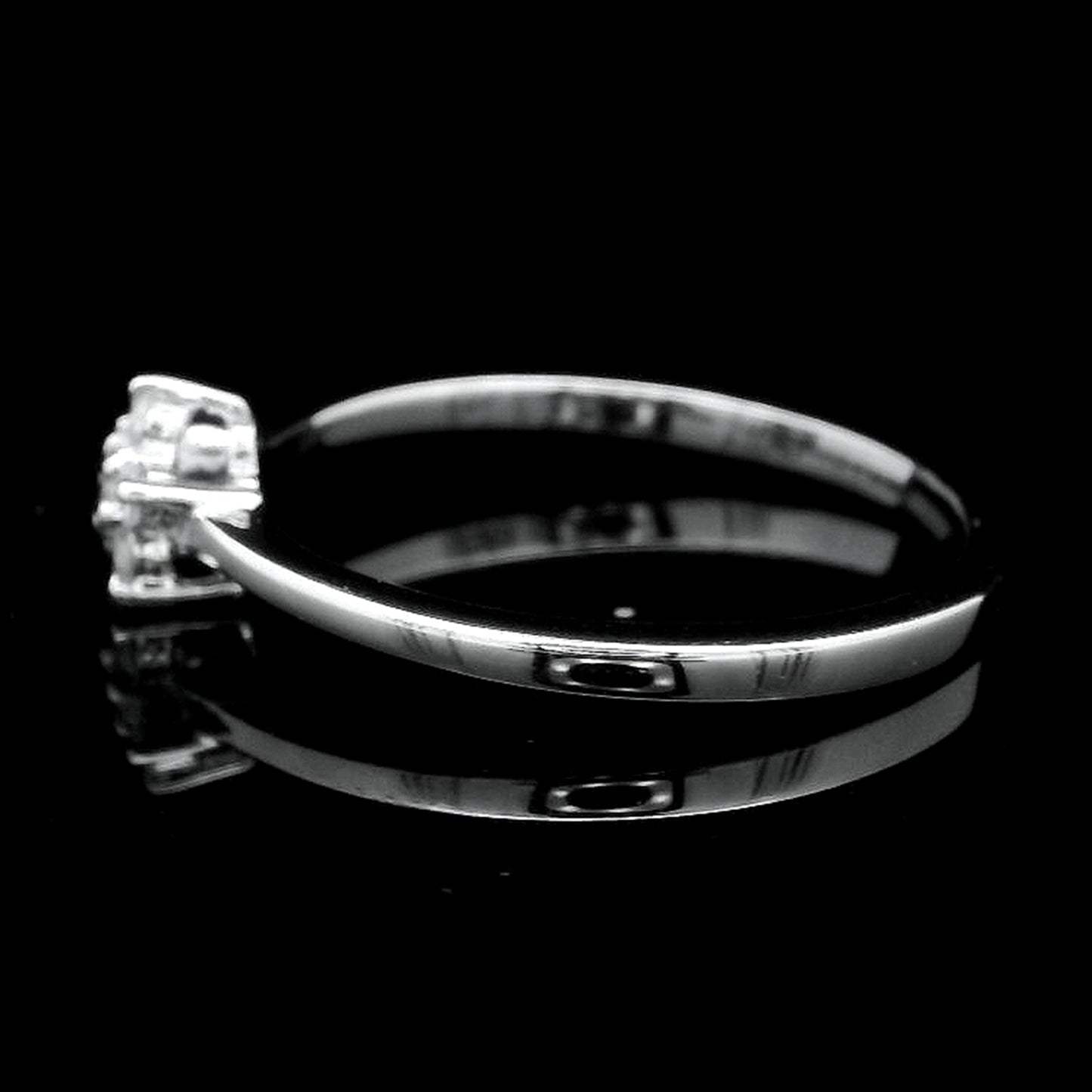 0.13 Ct Round Diamond 925 Silver Ring