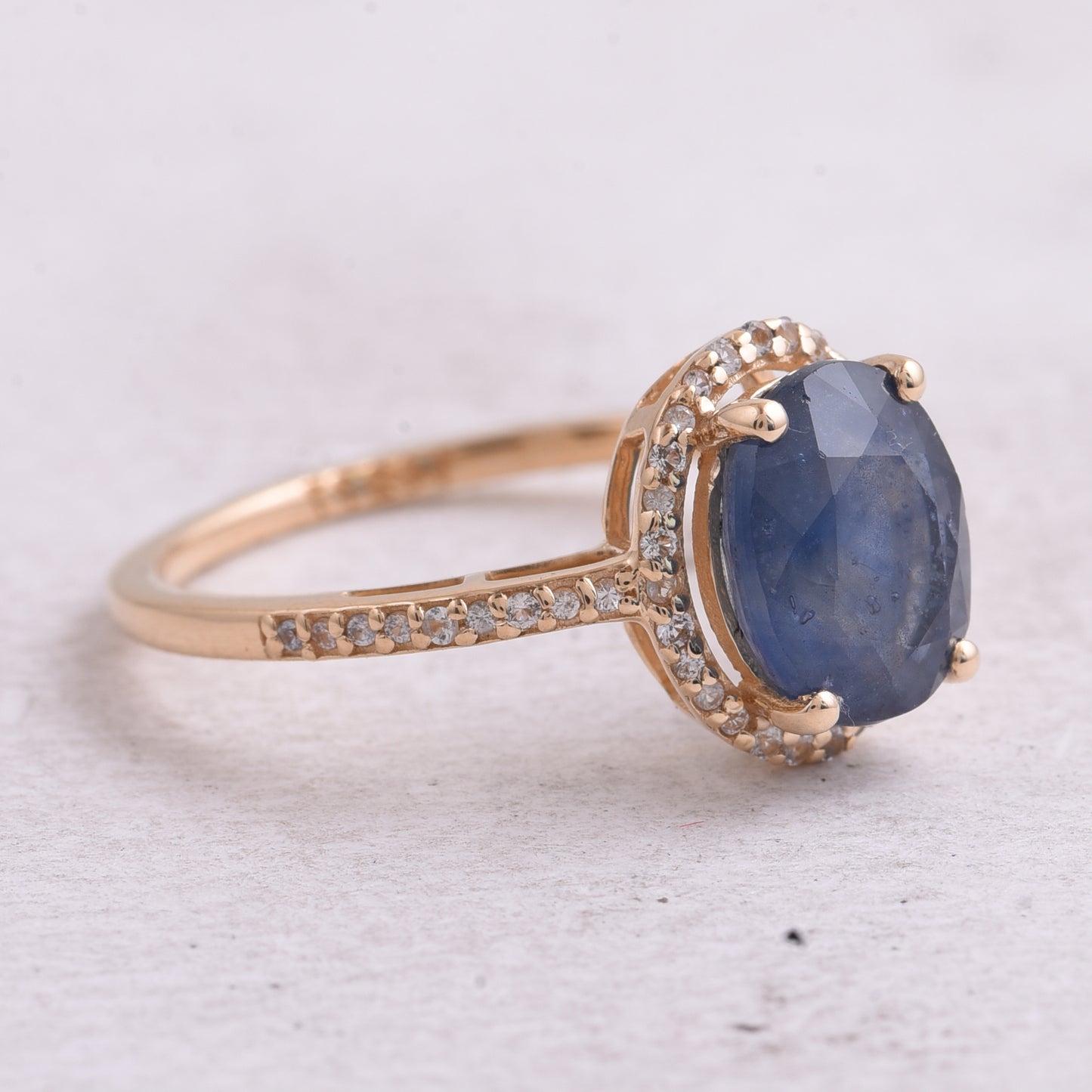 2.98 Ct Oval Natural Sapphire 14K Gold Ring