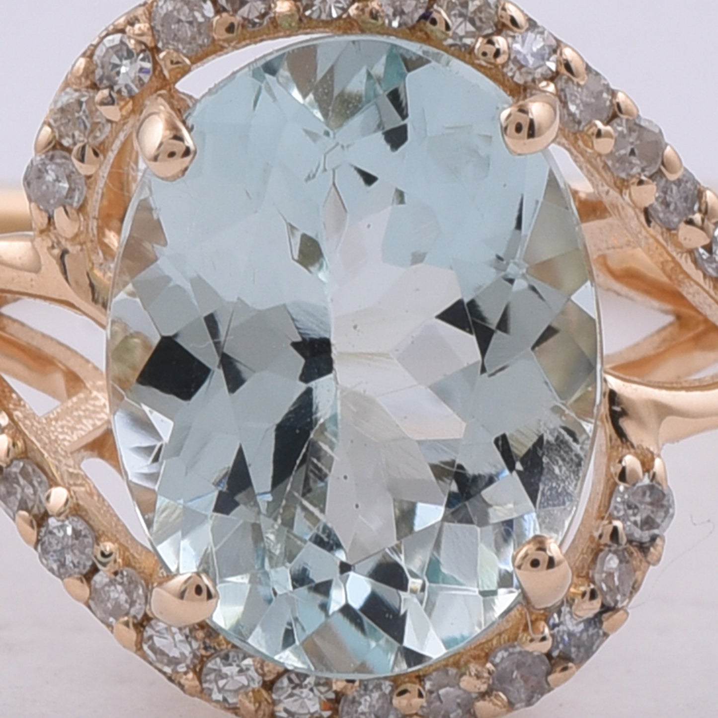 2.00 Ct Oval Natural Aquamarine 14K Gold Ring