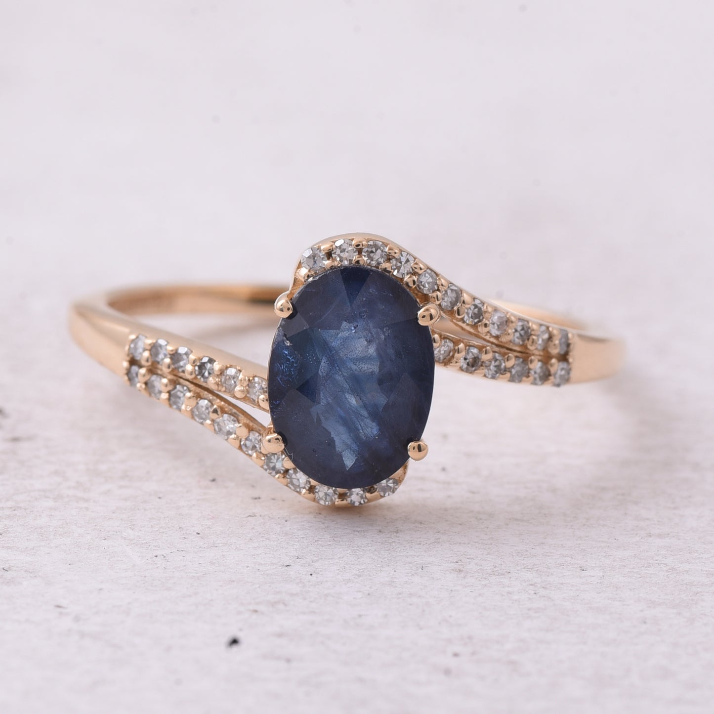 1.37 Ct Oval Mixed Cut Natural Sapphire 14K Gold Ring