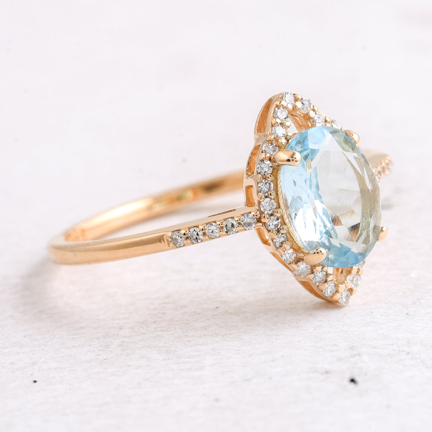 1.07 Ct Oval Mixed Cut Natural Aquamarine 14K Gold Ring