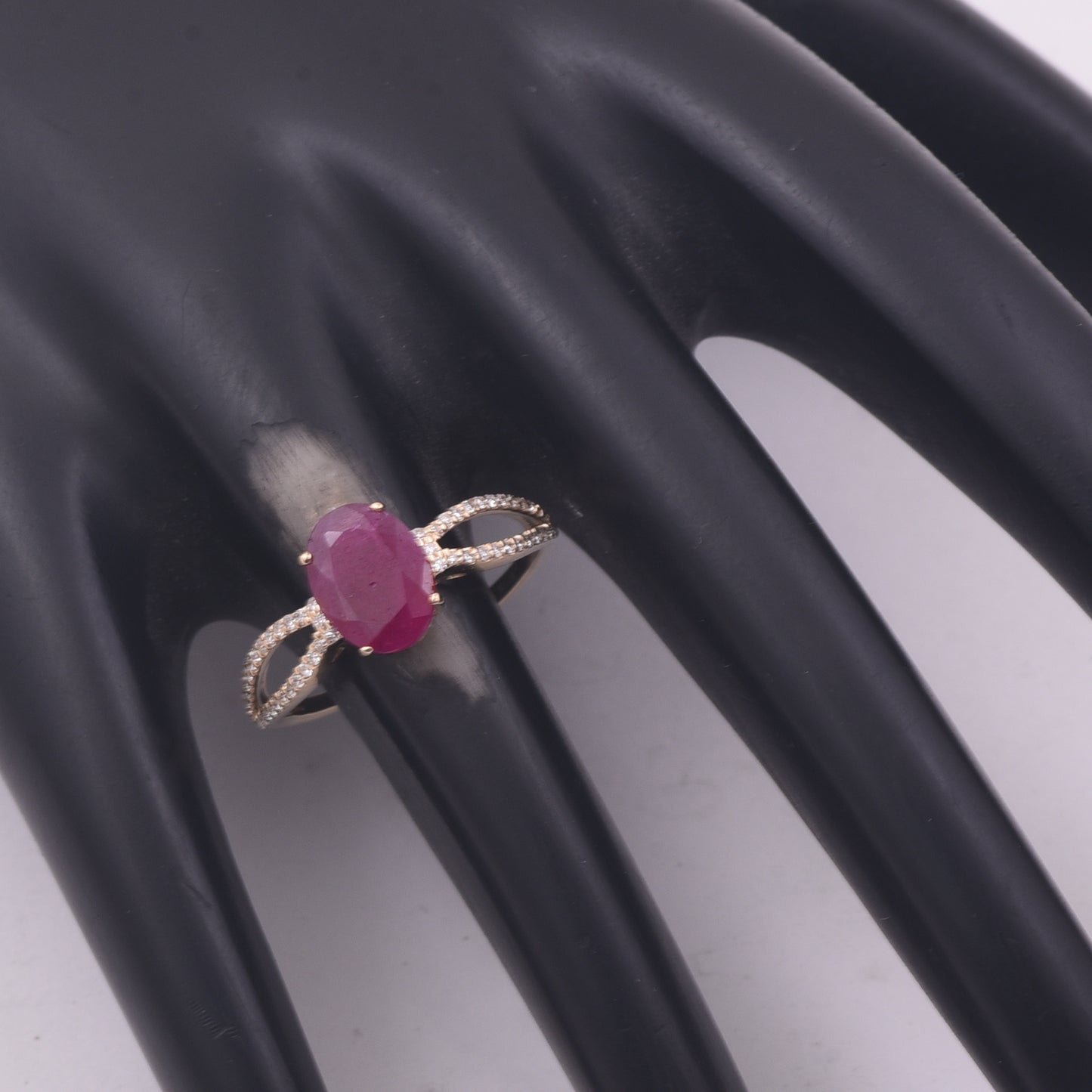 1.63 Ct Oval Mixed Cut Natural Ruby 14K Gold Ring