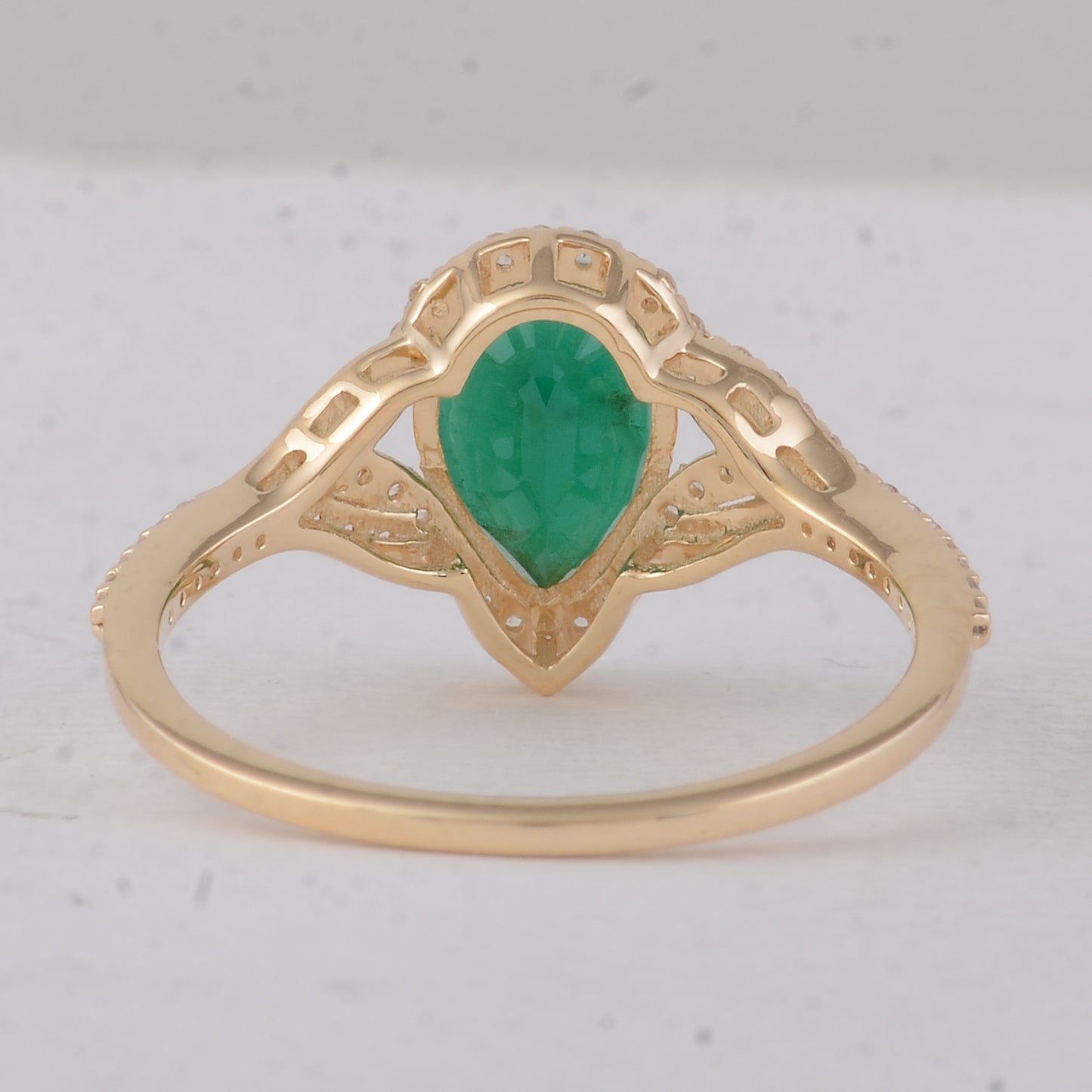 1.55 Ct Pear Emerald 9K Gold Ring