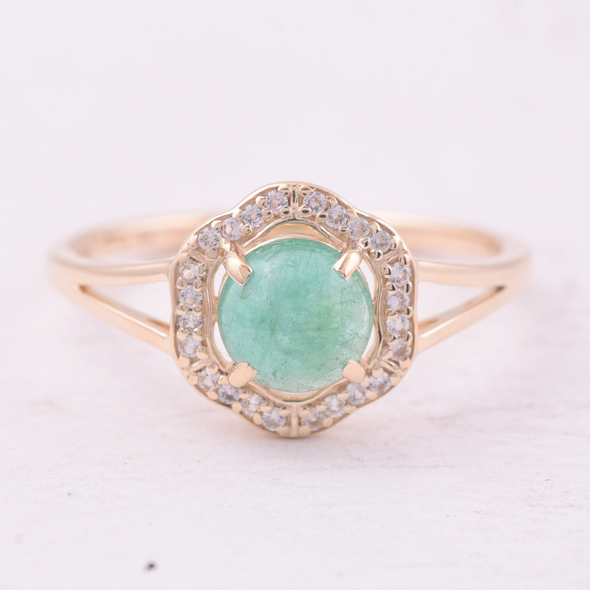 0.90 Ct Round Emerald 9K Gold Ring