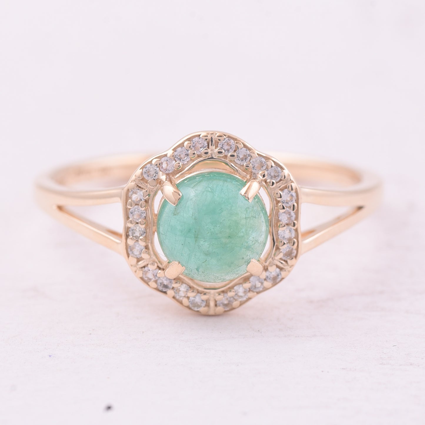 0.90 Ct Round Emerald 9K Gold Ring