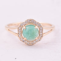 0.90 Ct Round Emerald 9K Gold Ring