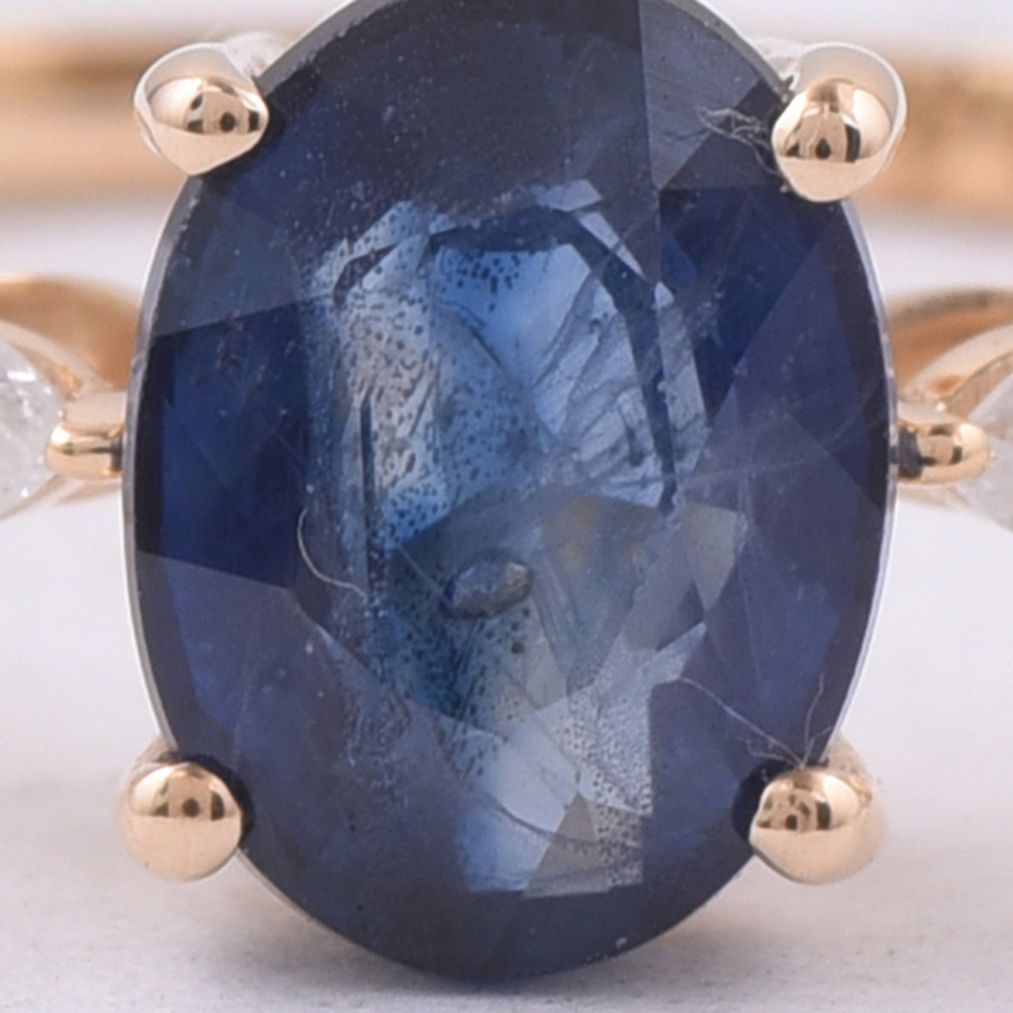 1.36 Ct Oval Natural Sapphire 14K Gold Ring