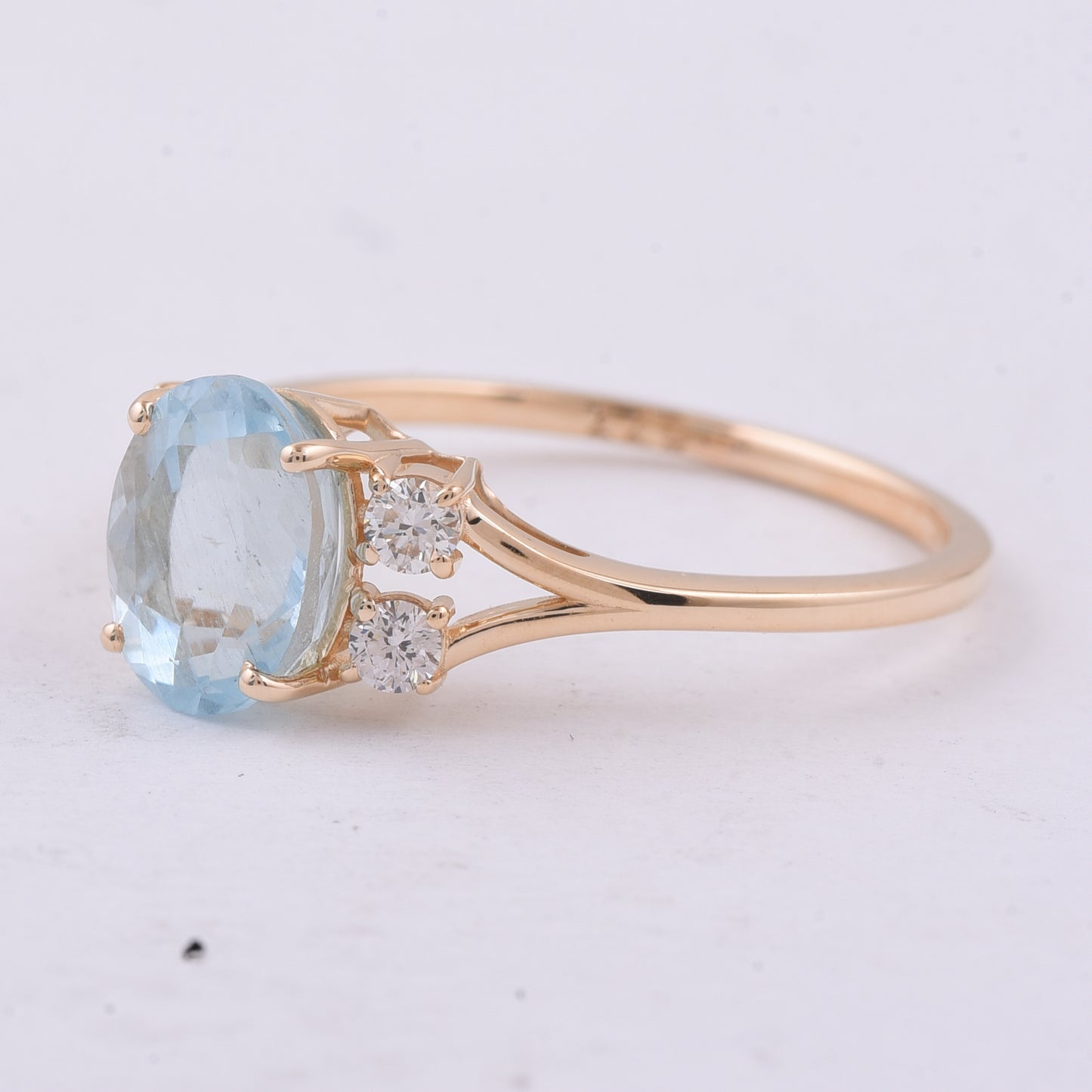 1.58 Ct Oval Natural Aquamarine 14K Gold Ring