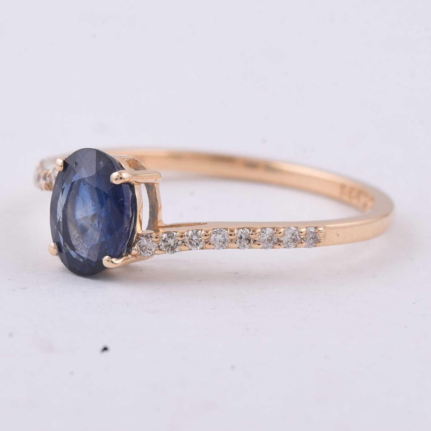 1.33 Ct Oval Natural Sapphire 14K Gold Ring