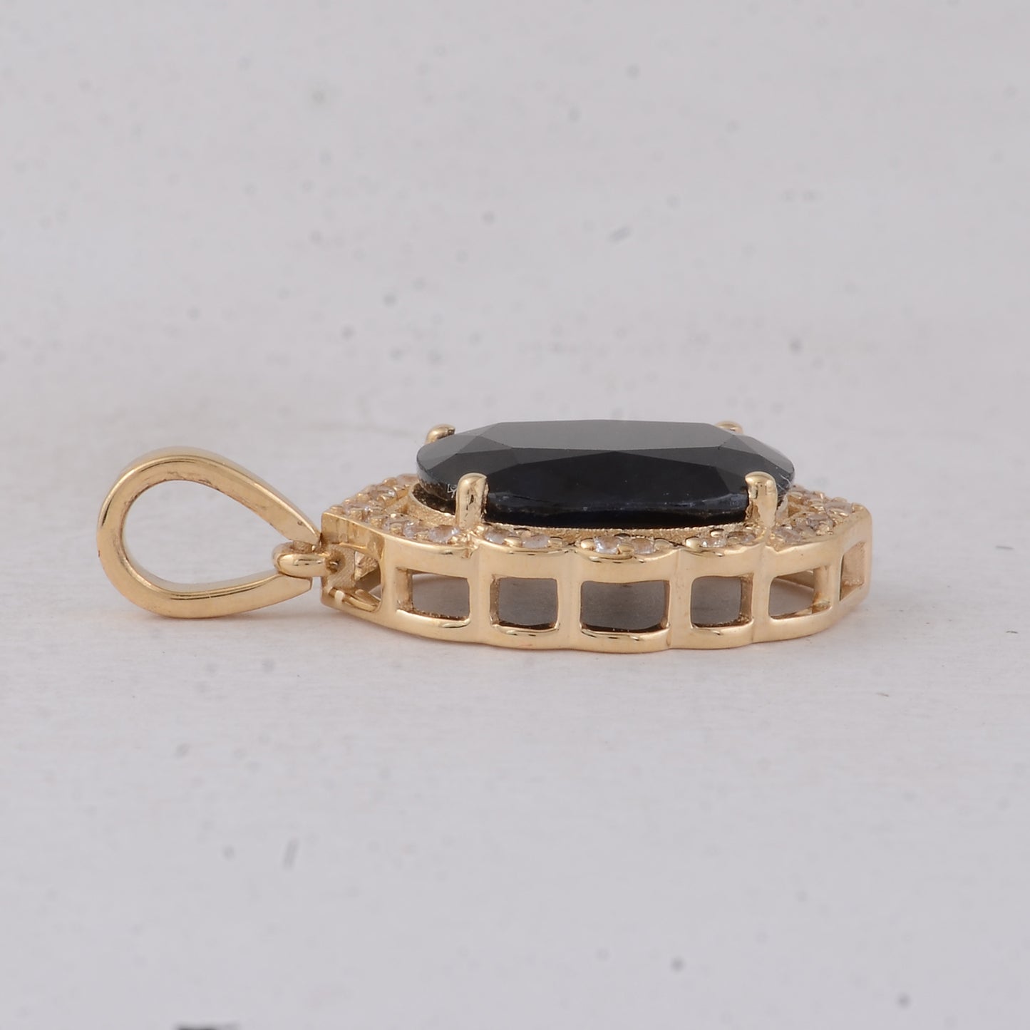 3.76 Ct Cushion Sapphire 9K Gold Pendant