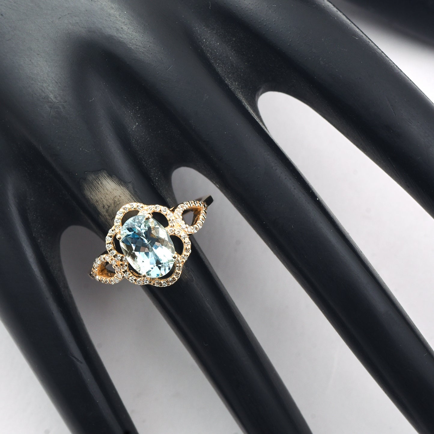1.55 Ct Oval Mixed Cut Natural Aquamarine 14K Gold Ring