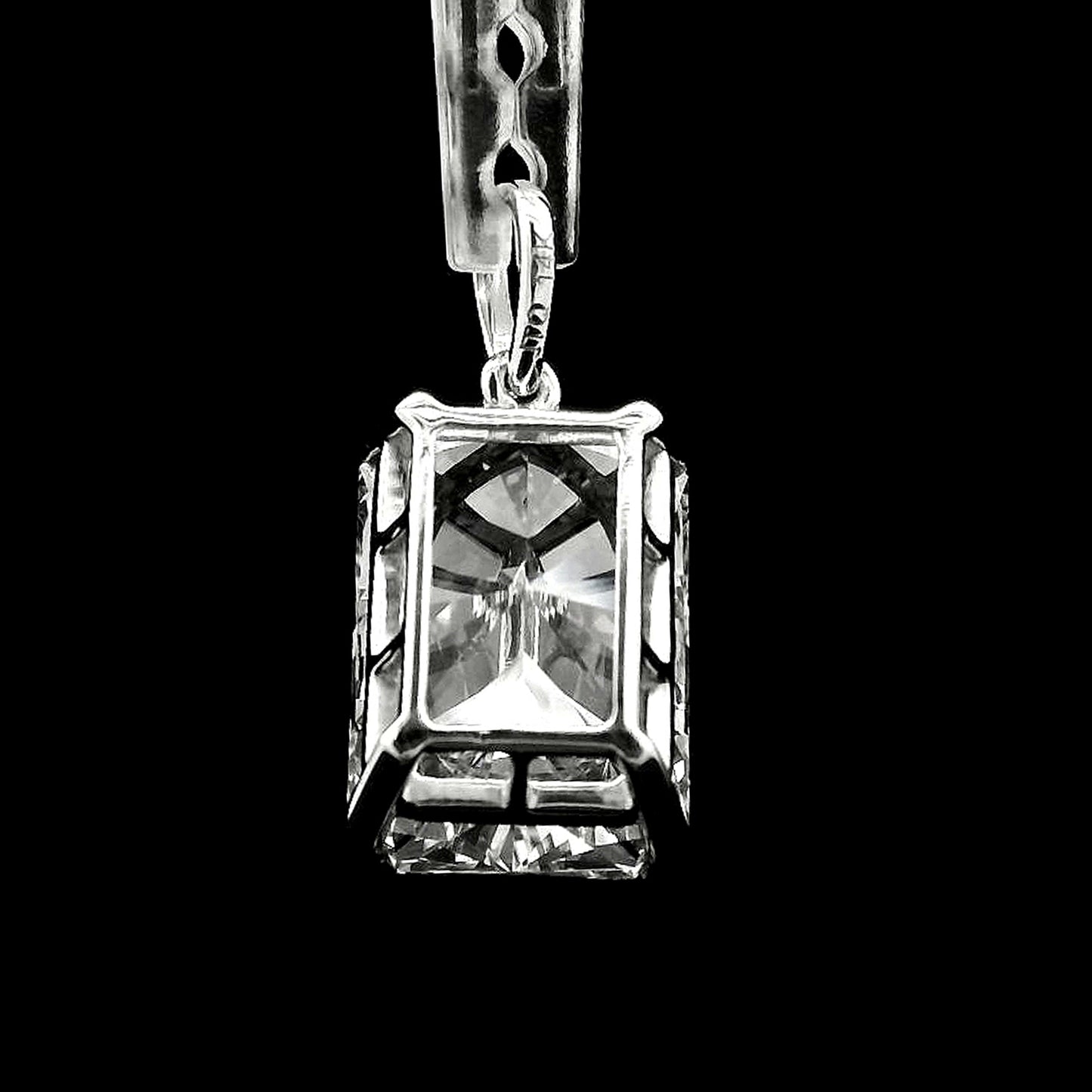 6.86 Carats Lab Grown Diamond 14K Gold Pendant