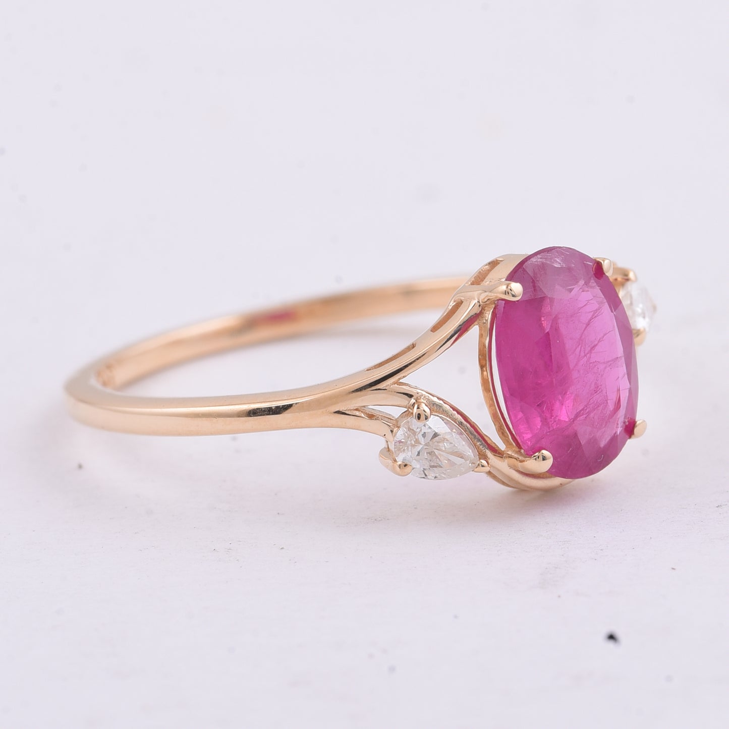 1.33 Ct Oval Natural Ruby 14K Gold Ring