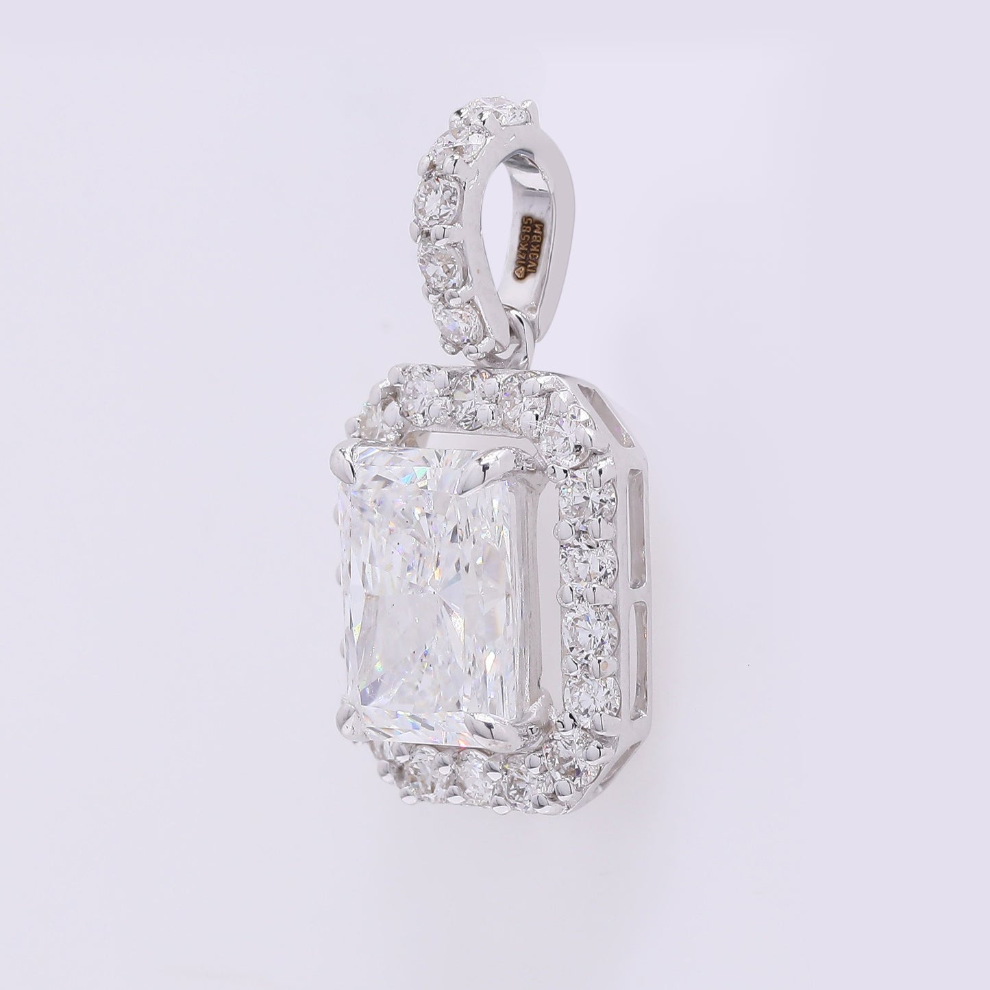 2.40 Carats Lab Grown Diamond 14K Gold Pendant
