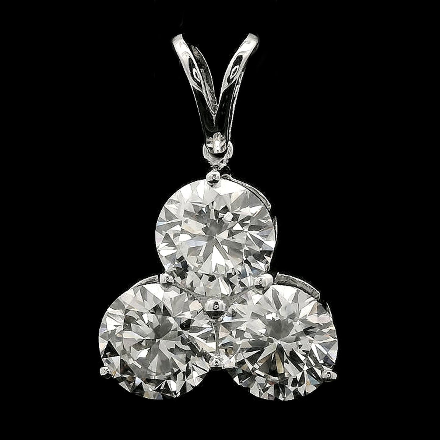 4.58 Carats Lab Grown Diamond 14K Gold Pendant