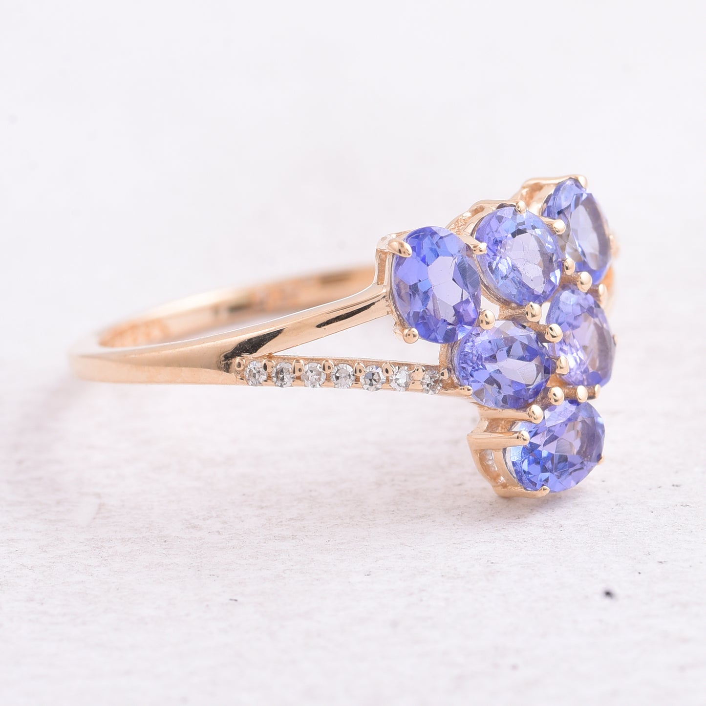 1.27 Ct Oval Natural Tanzanite 14K Gold Ring
