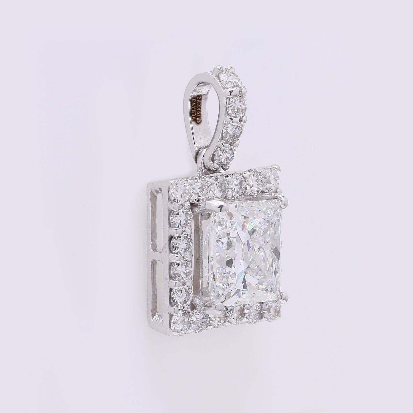 2.45 Carats Lab Grown Diamond 14K Gold Pendant