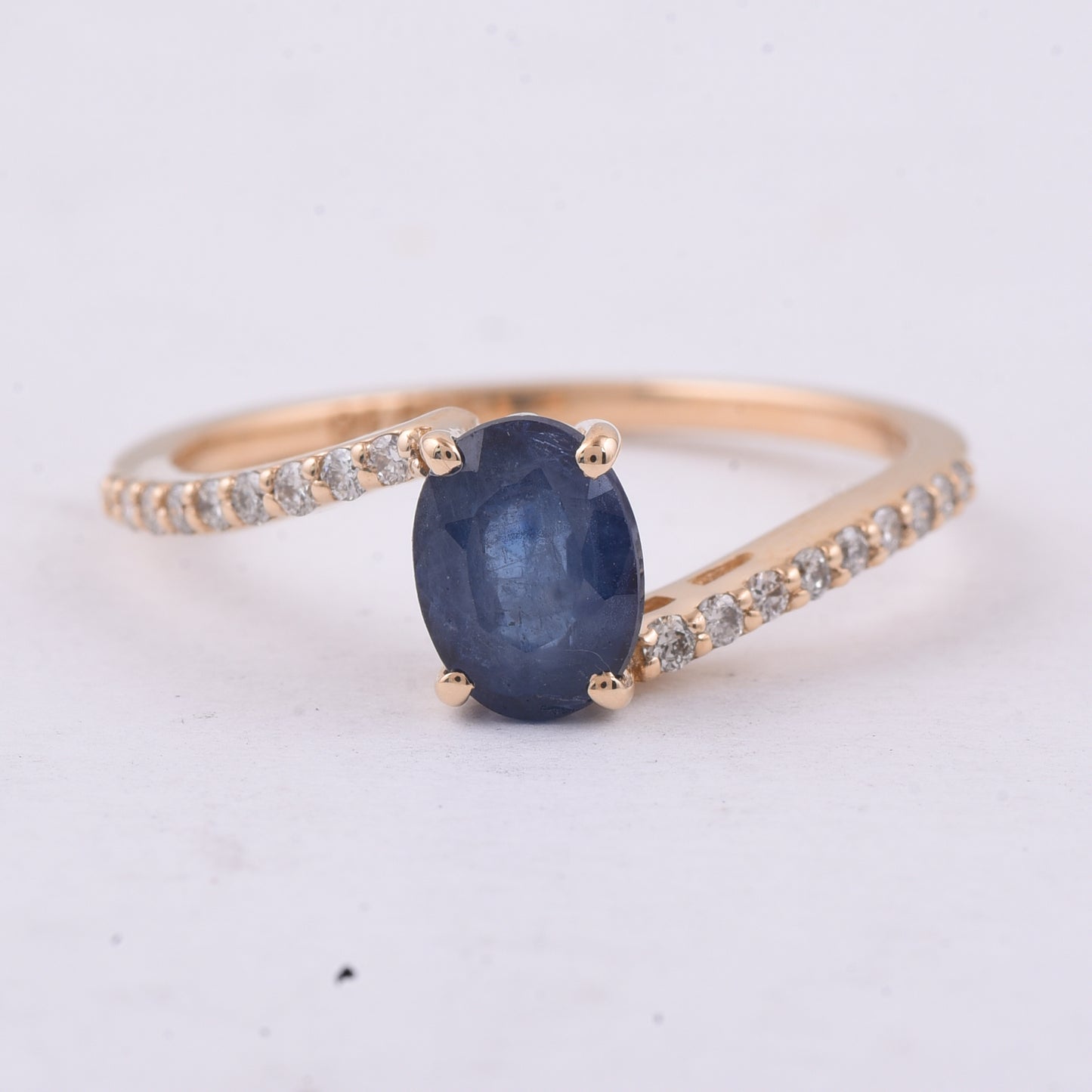 1.43 Ct Oval Natural Sapphire 14K Gold Ring