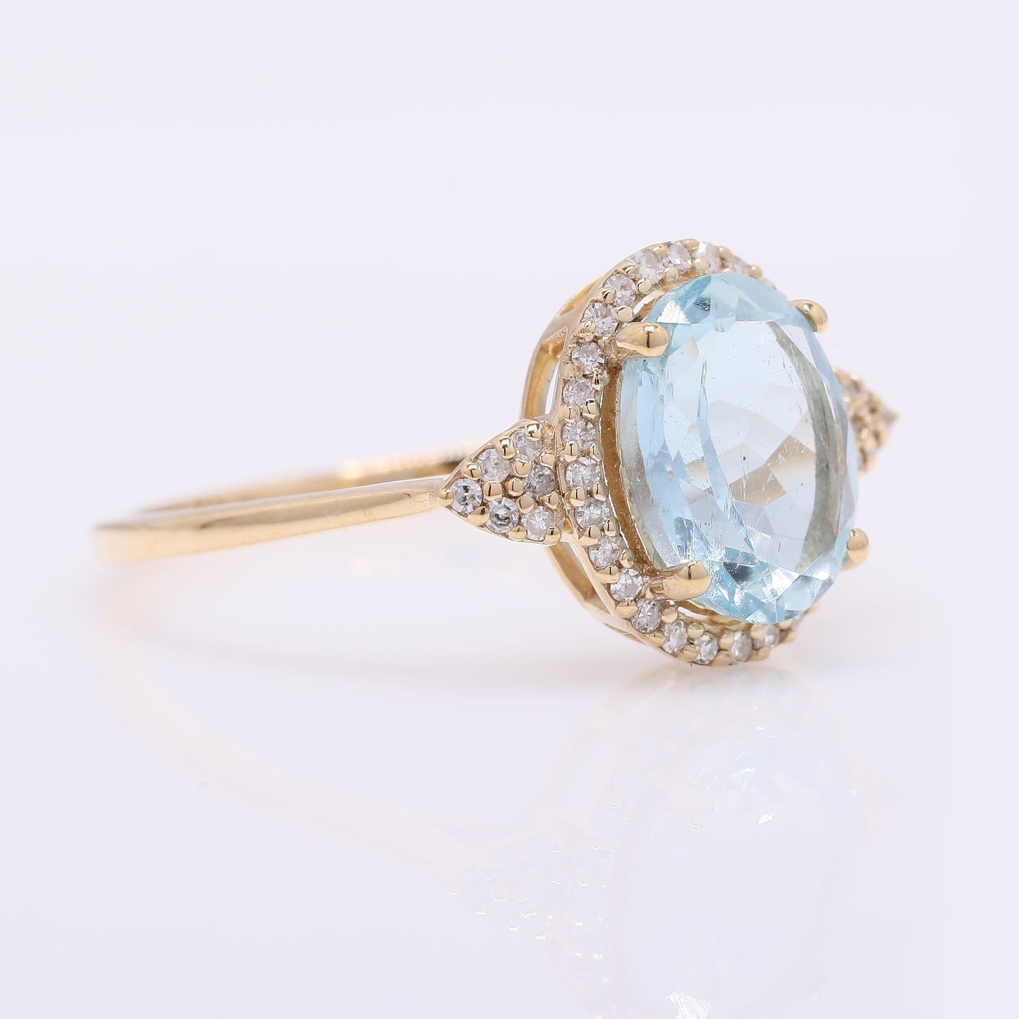 1.78 Ct Oval Mixed Cut Natural Aquamarine 14K Gold Ring